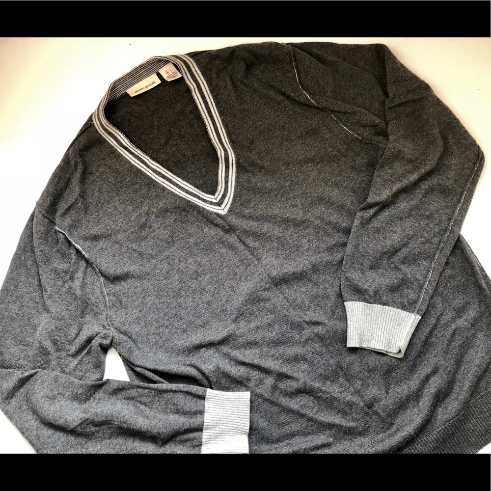 DKNY JEANS Men’s V-Neck Sweater Sz. L